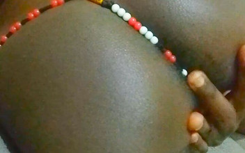 HaitiKing7: 大きな曲線のお尻はファックの準備ができて