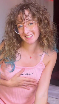 वह टपक रही है! क्रीमपाइ Altgirl