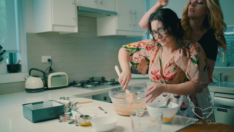 CharlieForde: 给我烤一个蛋糕，查理·forde，追逐者魔鬼