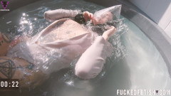 Fucked fetish: 4k 装水袋性感拉丁女神泳衣露出