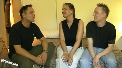Girlycast: Kerstin casting on the bed
