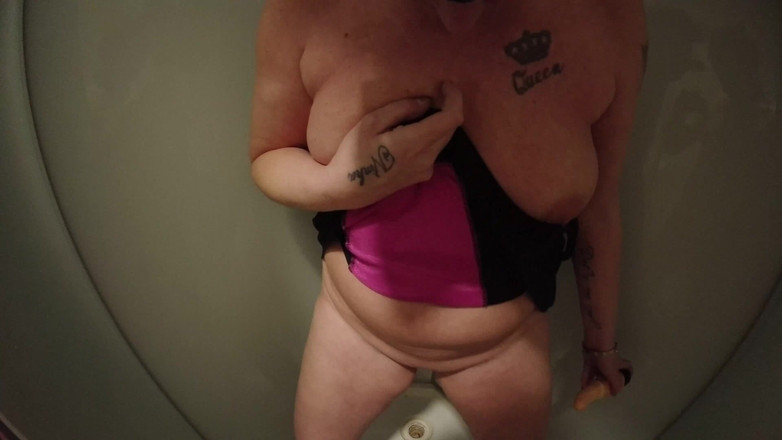 Sisa ondrej: シャワーの中で