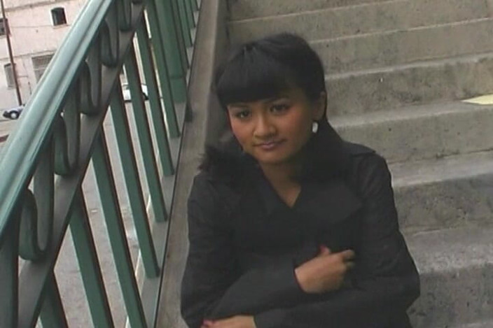 THAGSON RETRO: Förförisk brunett knullas hårt i soffan