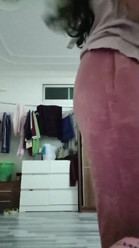 Si sta cambiando il vestito