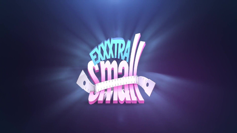 Exxxtra Small: Urocza nastolatka z małymi cyckami jedzie dużego kutasa