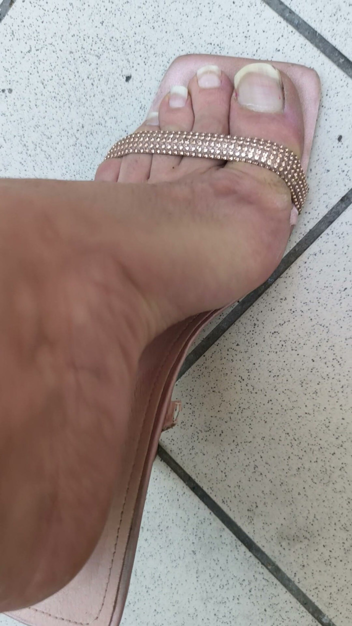 Mutsakin: Used Heels Sexy