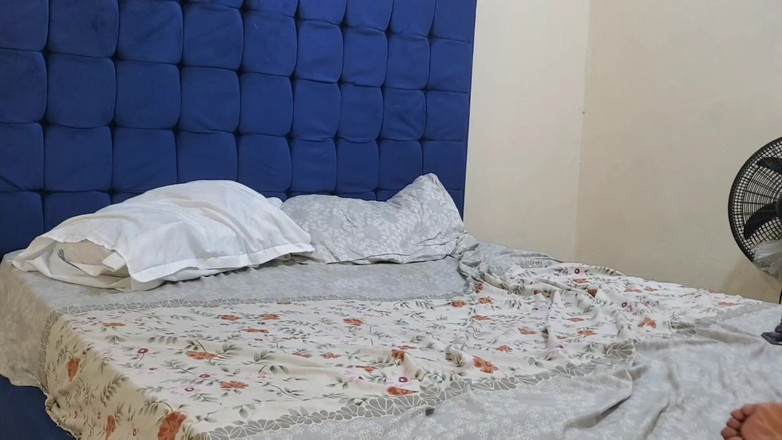 QUEENLYSSA: कुत्ते शैली में चुदाई और मेरी चूत के बाहर वीर्य