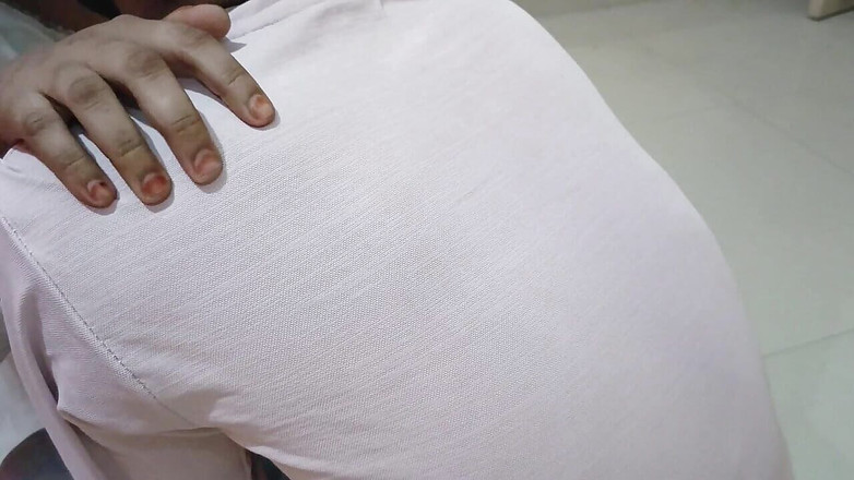 Yourxxx04: Vysokoškolská studentka sex video