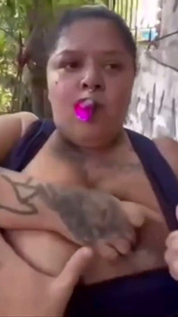 BBW und der tätowierte mann im freien frechheit