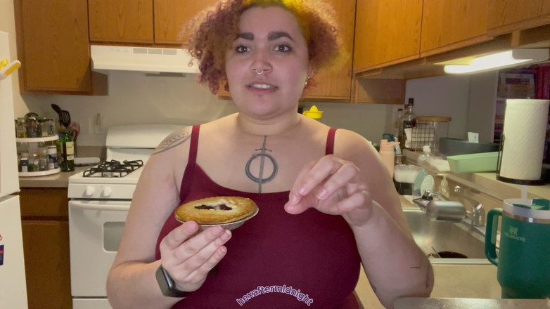 Hex Crimson: Насолоджуйтесь поїданням пирога з моїх ніг, невдаха