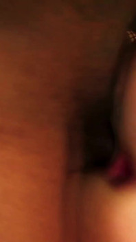 Belle claire ha quattro stalloni scopano ogni buco in questa gang bang interrazziale