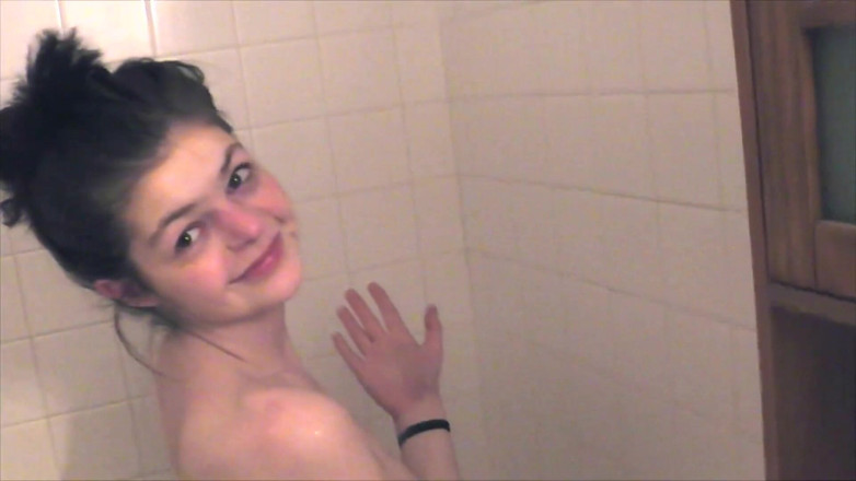 Average Joe Lets Get Nasty: Laura Wells - время для душа