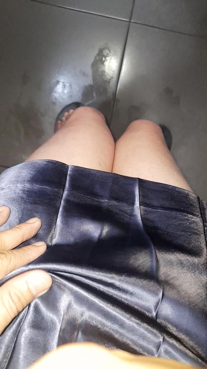 Naomisinka: Niebieska satynowa jedwabna mini sukienka ze wspaniałą podszewką