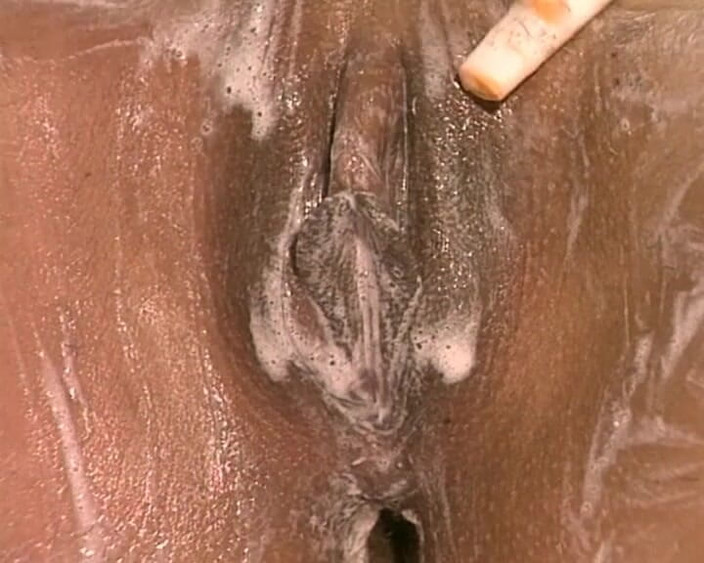 YOUR FIRST PORN: Bedenimi göstereceğim - Franziska Black