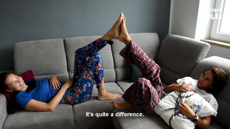 Czech Soles - foot fetish content: Il confronto di piedi enormi e piccoli