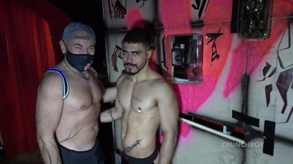 HOT BAREBACK BOYS C HANNEL: Mladá latinoamerická twink vystříkaná velkým ptákem Jess Royan