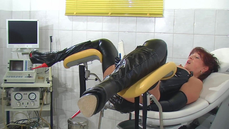 Rubber & Clinic Studio - 1ATOYS: Anální fisting - úžasný zážitek