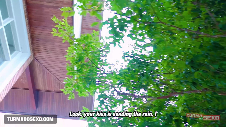 Turma do Sexo: Renkli Saçlı Dövmeli Kız Irklararası Üçlü Ilişkiye Giriyor Ve Boşalıyor