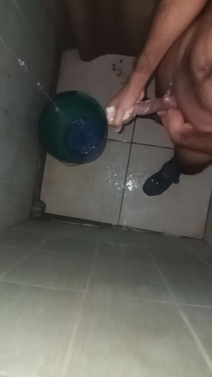 Cute boy jerks off: Jerk Boy Roasts His Handjobs More Than Three Times a...