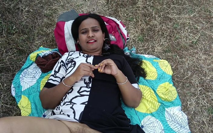 Kavita _zawazawi: Un couple desi indien excité baise dans la jungle