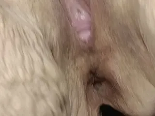 Squirta nell'aria sulla sedia ovunque