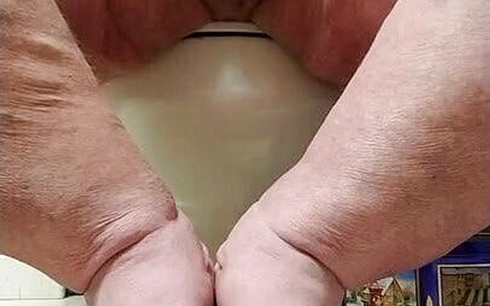 Kinky Male: Glazed my feet