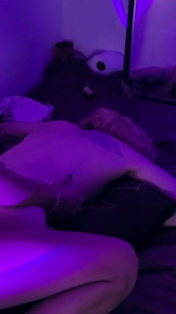 Le amiche trans succubus mi allevano crudo una vera fantasia creampie