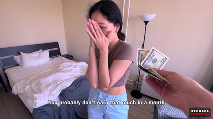 MichaelFrostPro: Asyalı temizlikçi kadın onu sikmeme izin veriyor