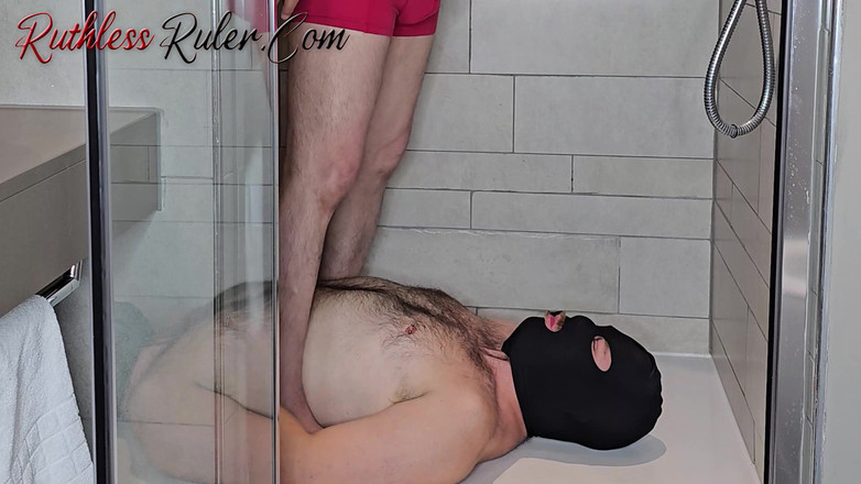 Ruthless ruler - maledom: Banheiro, treinamento e humilhação de escravos