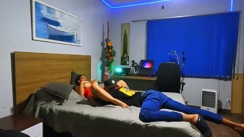 NatzinhaMorena: Перерыв на ужин: она хотела сесть на мой член перед десертом