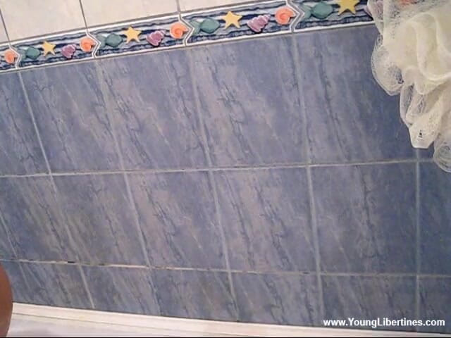 Young Libertines: Shower makes my gf cum
