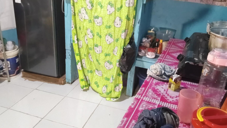 Rania: Ich ficke meine schwiegerschwester in der küche, bevor sie zum...