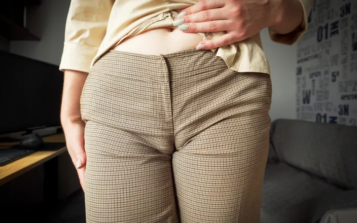 Teasecombo 4K: Naughty Colleague Seduces You with Her Fat Cameltoe in Trousers