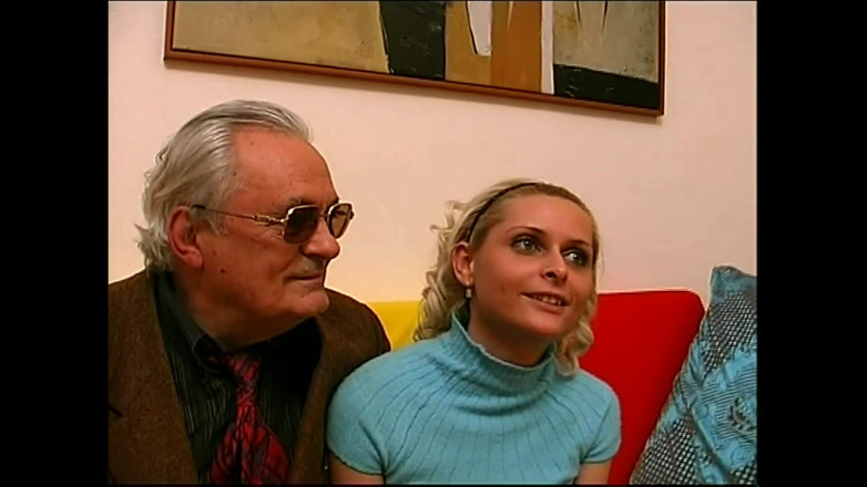 69 Italian District: Zářící MILF v prdele