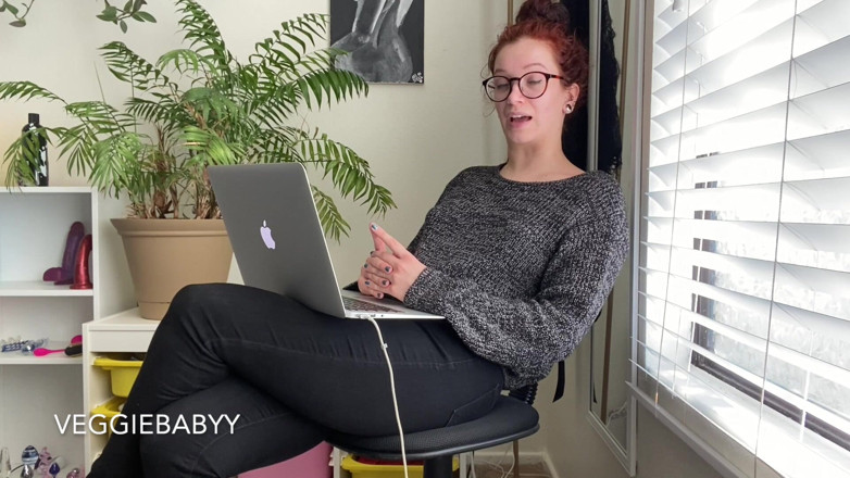 Veggiebabyy: Jefe necesita una nueva entrevista con juguete de paja