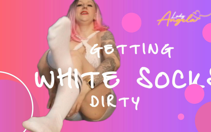 Lady_Angela: Lady Angela你的女友想要你在她得到她的白色膝盖袜子肮脏的恋物癖脚袜子熟女的时候给你撸管