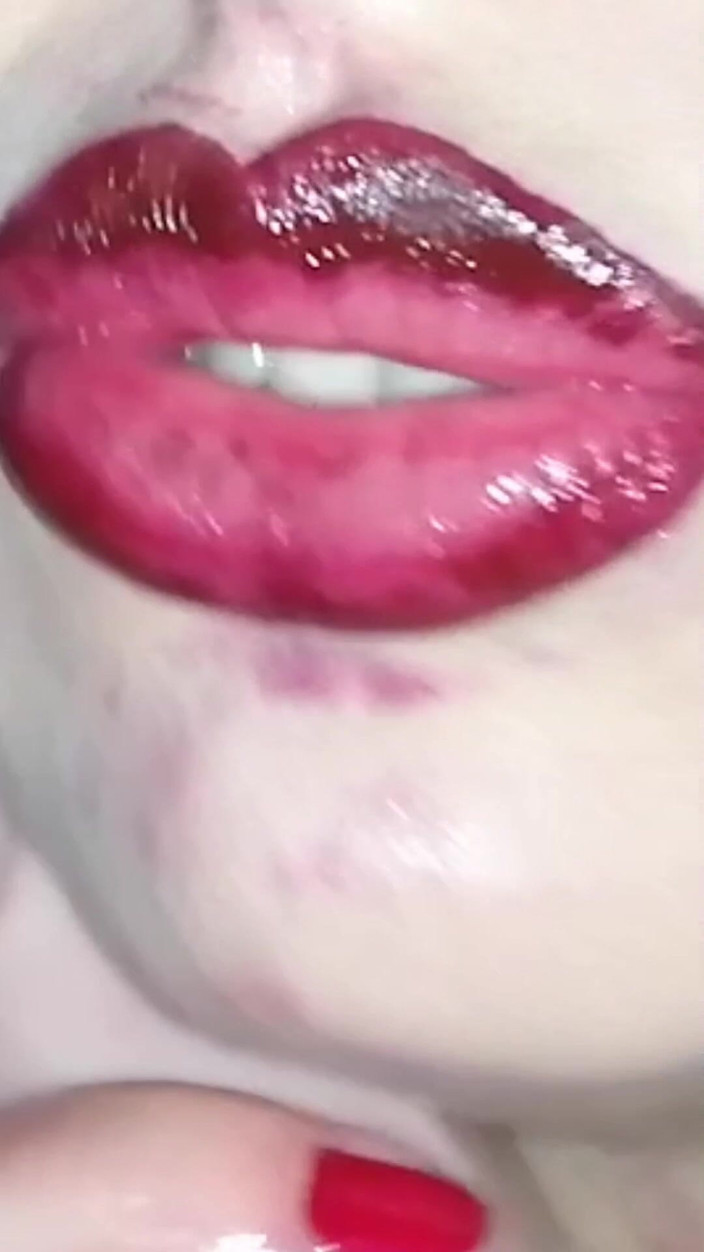 My Fetish Girl: 슈퍼 보지. 빨간 입술