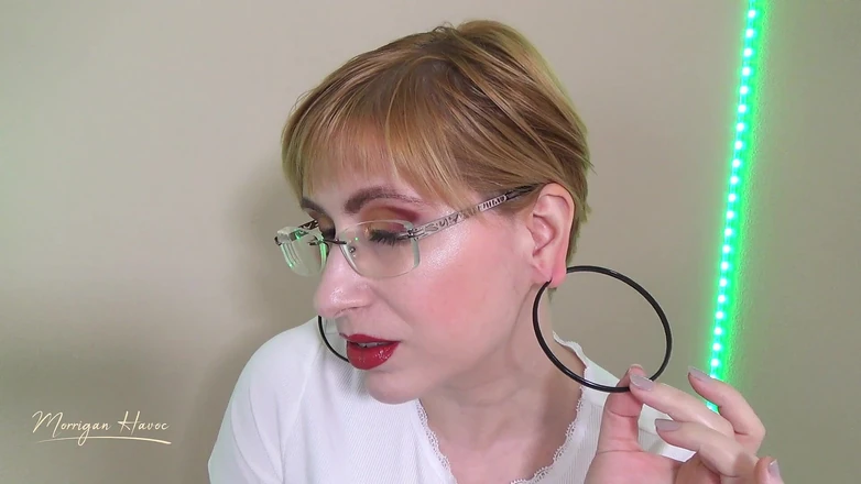 Morrigan Havoc: Showing Off My Black Hoop Earrings