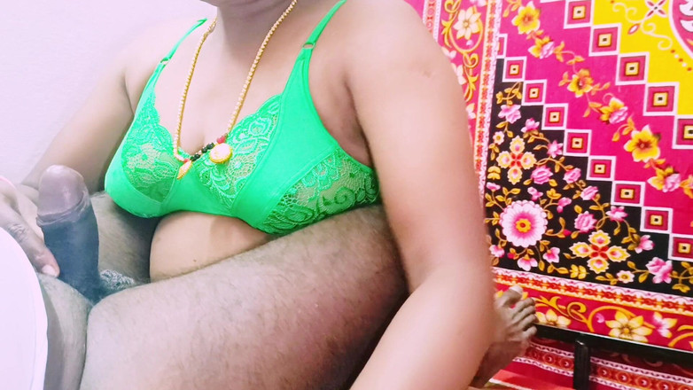 Telugu honey lips: Ibu tiri desi jauh melalui blowjob.