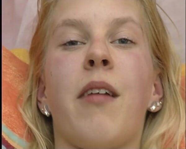 YOUR FIRST PORN: Starker Orgasmus Von Tina - Strong Orgasm From Tina