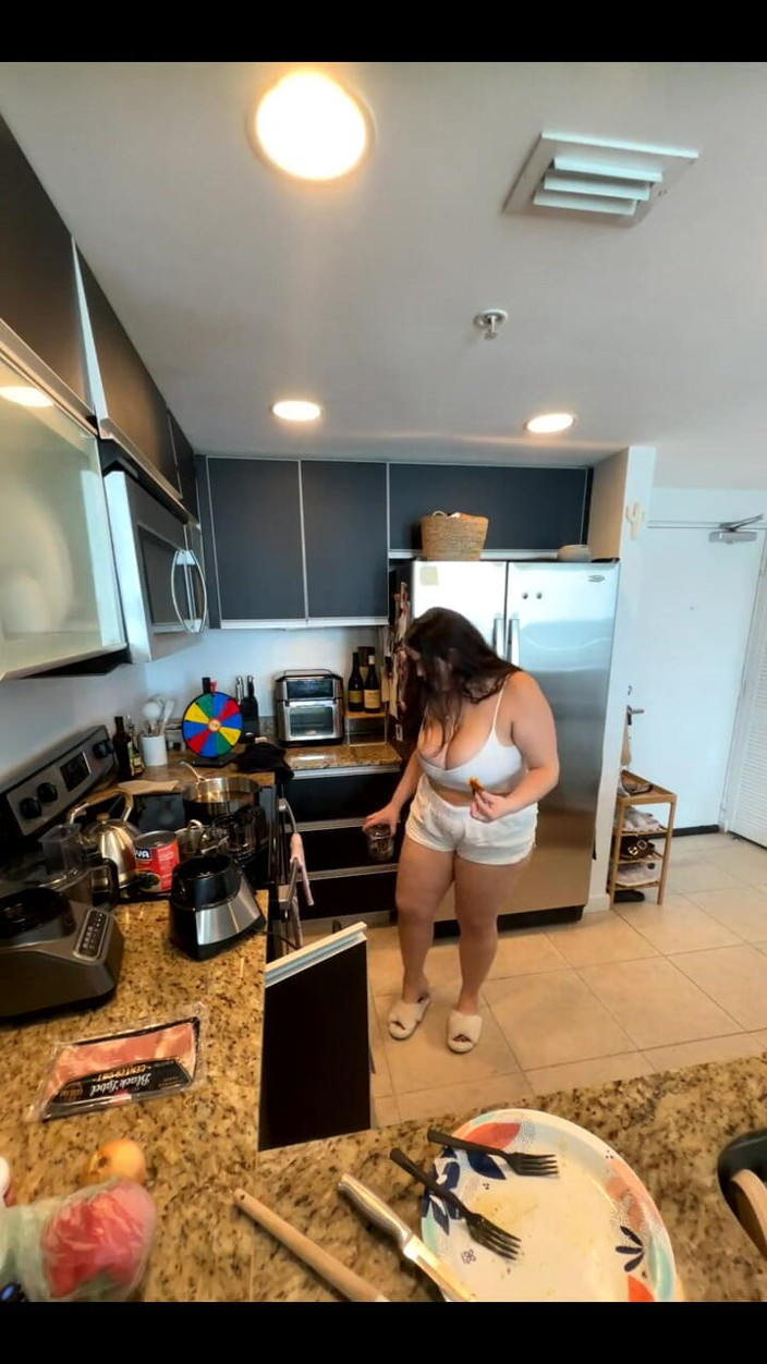 Dani Valentina: Live stream avec Dani Valentina