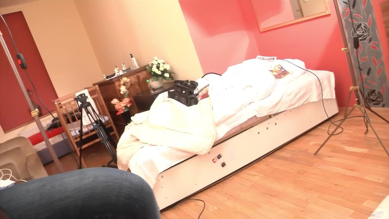 EroticPlanet XXX: Moje přítelkyně a já šukáme mého souseda! Trojka s lesbickou show!