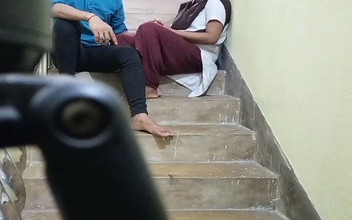 Fantacycutting: Una studentessa indiana fa una scopata al college campass