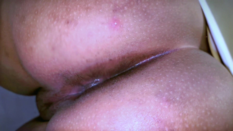 Your Boy's Cum: Aku lagi asik masturbasi memek sempit dan pantatku dijilat di...