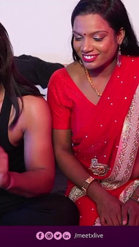 Une beauté du sud de l’Inde se fait baiser par un couple de filles de l’Est, sexe hardcore