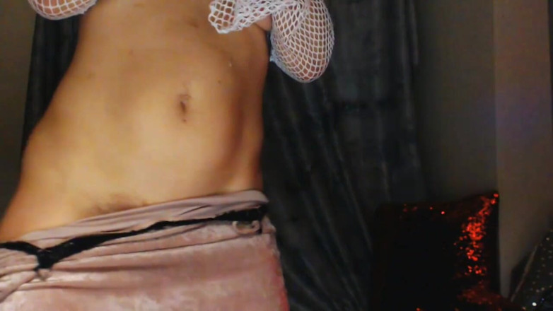 Babe town: Nervös camgirl röker innan du spelar