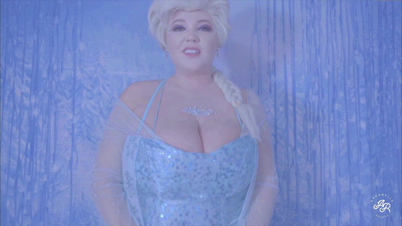 Annabelle Rogers: Tetona Elsa