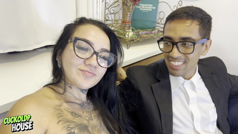 CuckoldHouse: Mulher Casada Com Fogo Na Buceta Faz Sexo Com Outros...