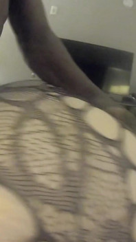 Bianca emo PAWG è autorità per trottere