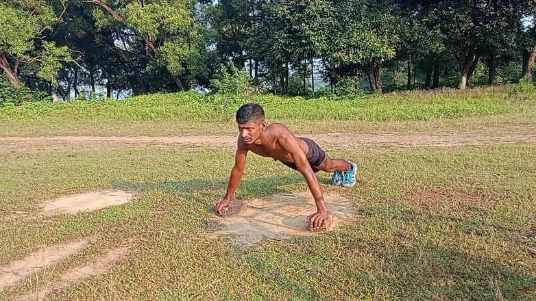 LinearOrnament35: 六块腹肌 Banao 或 Apna Land Vi Majbut Karo Six Hai Too...